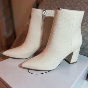 Steve Madden Bone Nadalie Croco Boots 6 